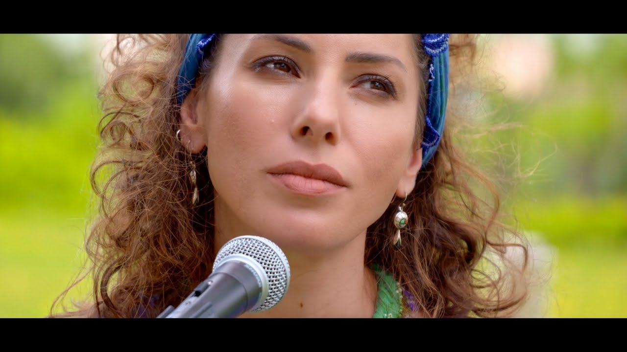 Özlem Çelik - Akşam Olur Karanlığa Kalırsın