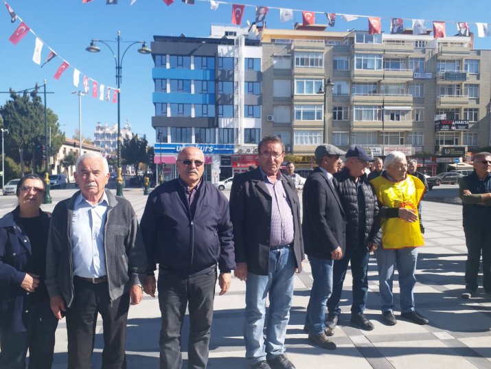 DİVARCI VE EKİBİ SENDIKALARIN EYLEMİNE KATILDI