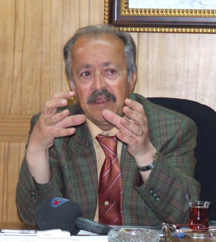 RASİH ÖZBEK VEFAT ETTİ