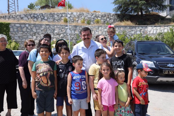 DEVLETÇİ VALİ ARSLANTAŞ'A NİYAZLAR KÖYÜNDEN TEŞEKKÜR