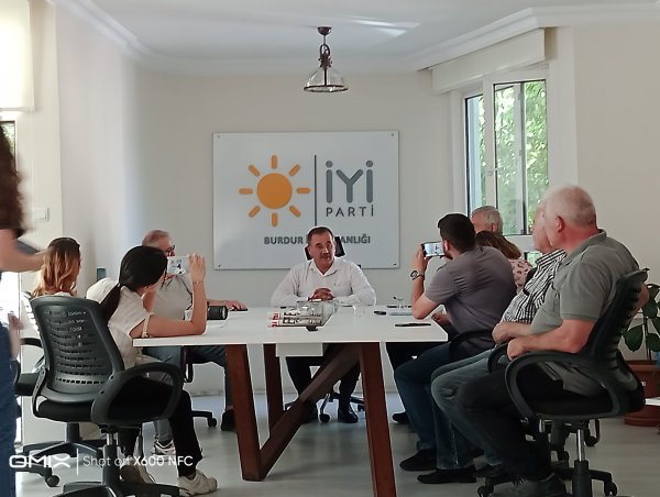 İYİ PARTİ AKP