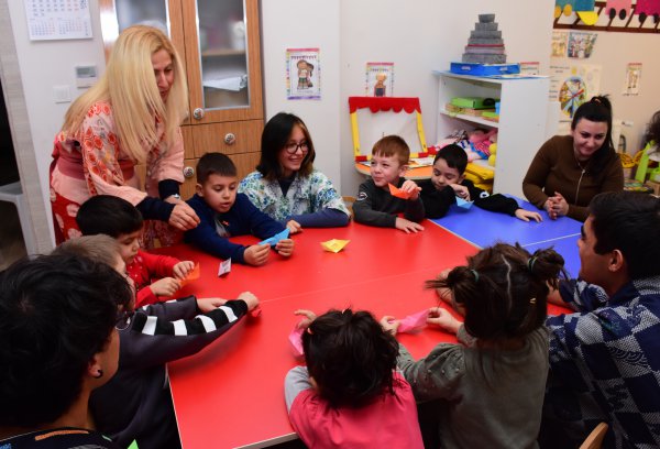 MAKÜ HOCALARI ANAOKULU ÖĞRENCİLERİNİ ORİGAMİ İLE TANIŞTIRDI