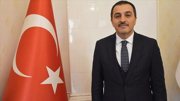 VALİ ÖKSÜZ KULİSLERİ